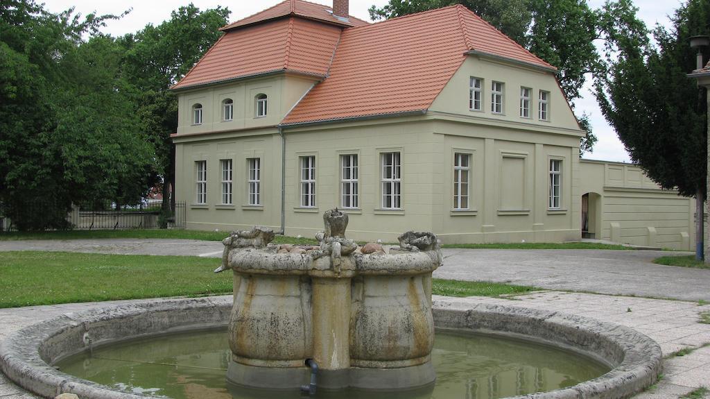 Gaestehaus Schloss Plaue Brandenburg  ภายนอก รูปภาพ