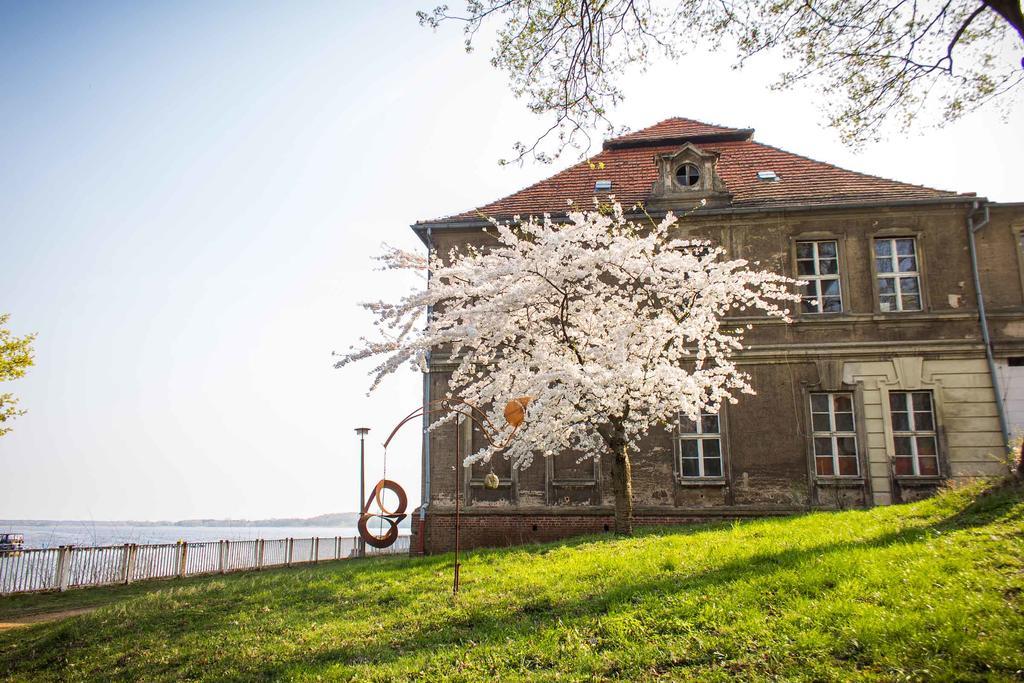 Gaestehaus Schloss Plaue Brandenburg  ภายนอก รูปภาพ