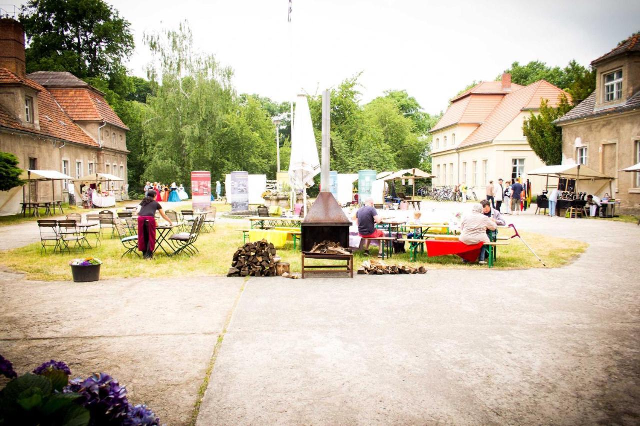 Gaestehaus Schloss Plaue Brandenburg  ภายนอก รูปภาพ